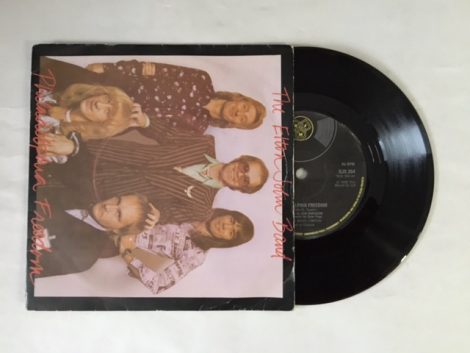 ELTON JOHN PHILADELPHIA FREEDOM I SAW HER STANDING THERE ( JOHN LENNON LIVE)