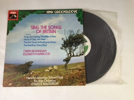 HENDON GRAMMAR SCHOOL CHOIR SING THE SONGS OF BRITAIN