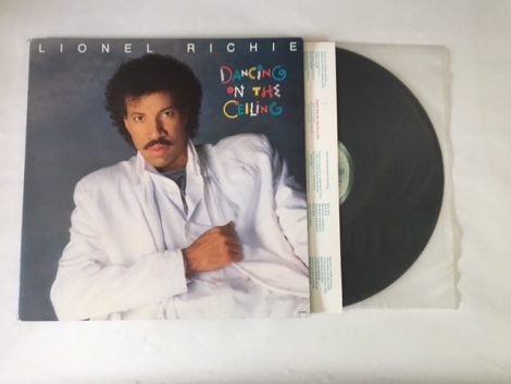 LIONEL RICHIE DANCING ON THE CEILING