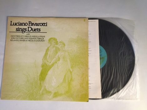 LUCIANO PAVAROTTI SINGS DUETS