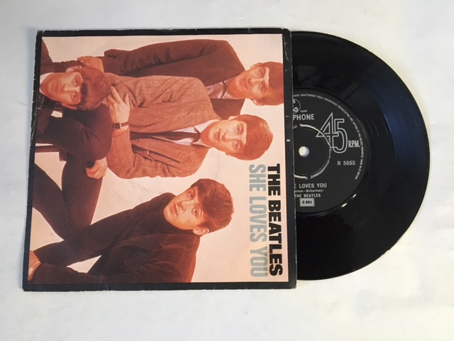 BEATLES THE - SHE LOVES YOU / I'LL GET YOU